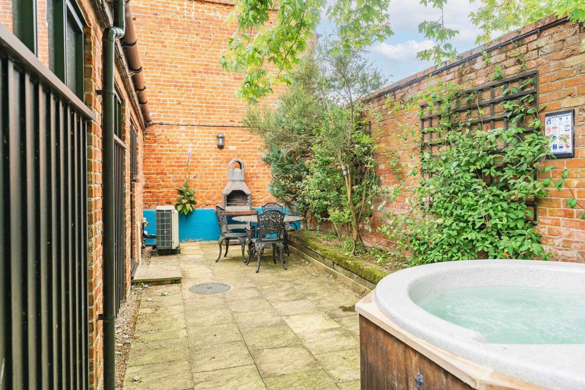 The Orangery - Bnb Suites Thurning  ภายนอก รูปภาพ